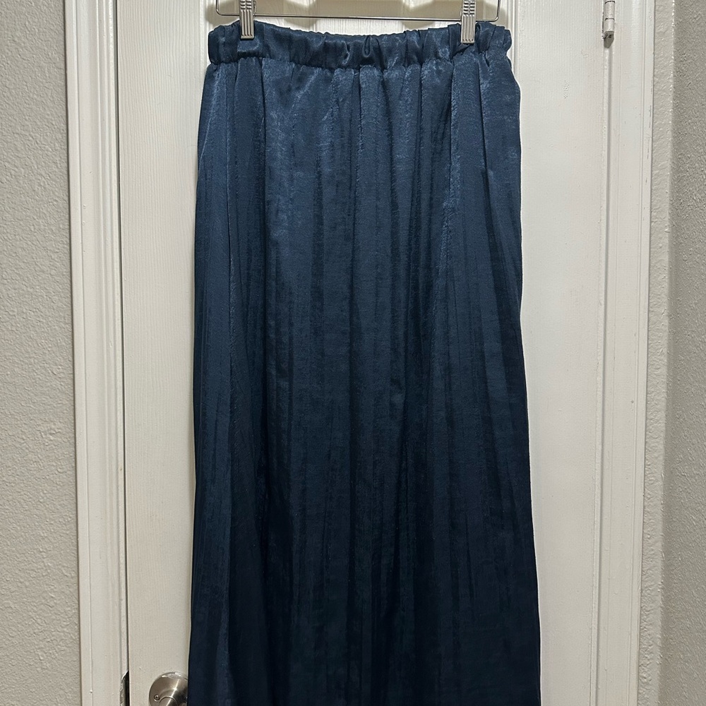 Zara Blue Satin Pleated Midi Skirt (M)